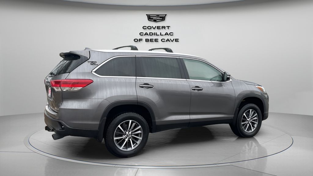 Used Car 2019 Toyota Highlander  Xle For Sale Under $25,000 In Austin, Texas