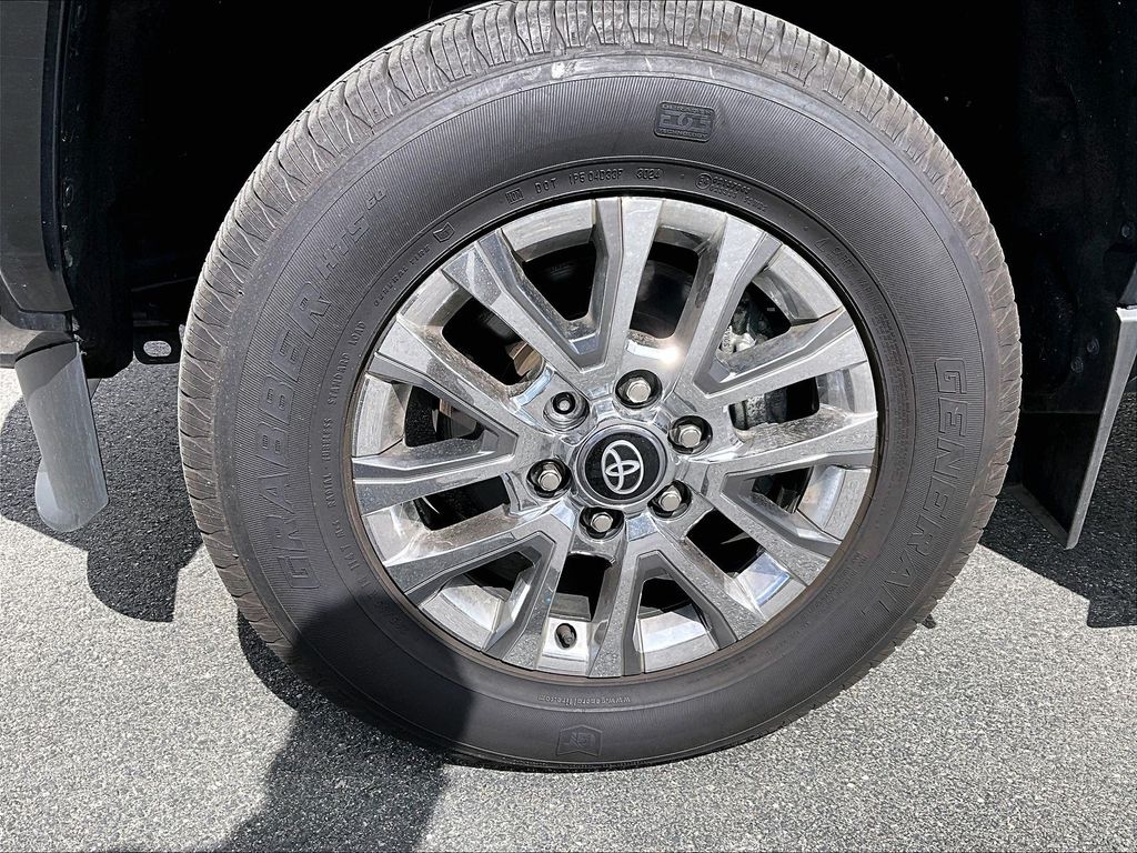 2024 Toyota Tacoma — photo 7