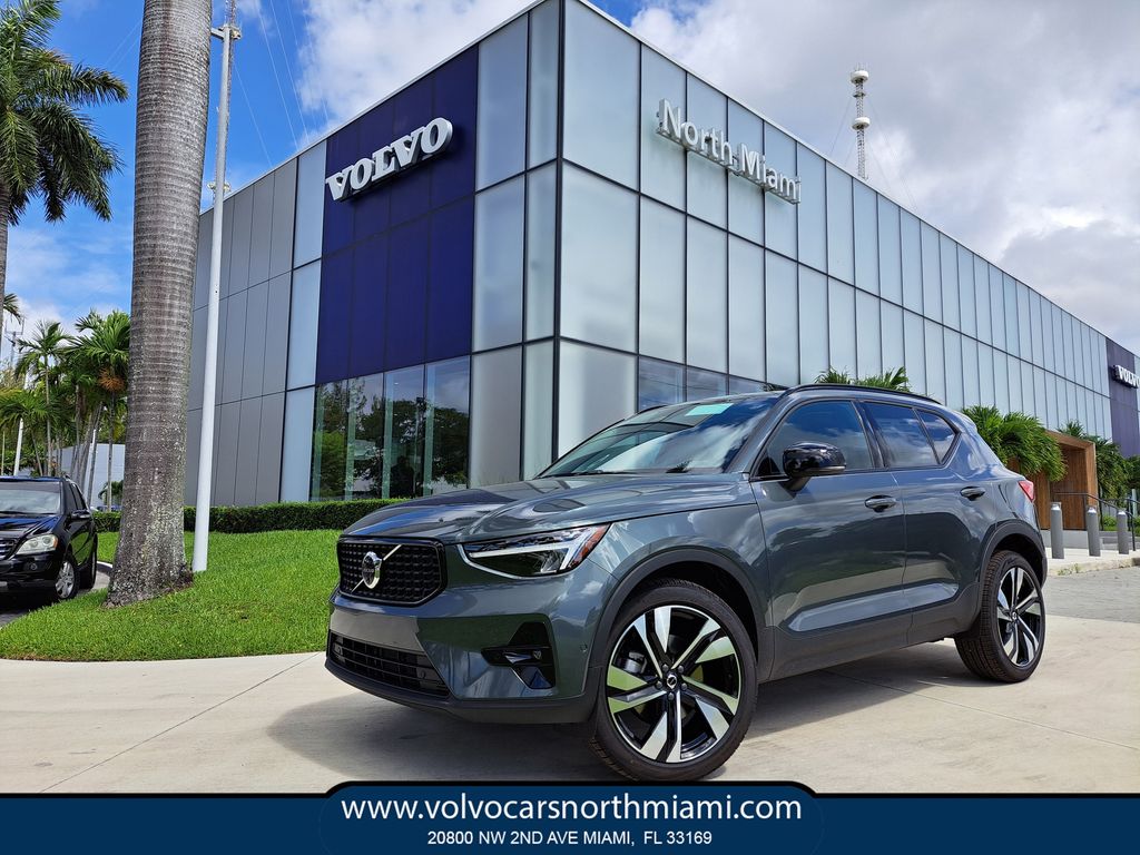 2026 Volvo XC40 Plus