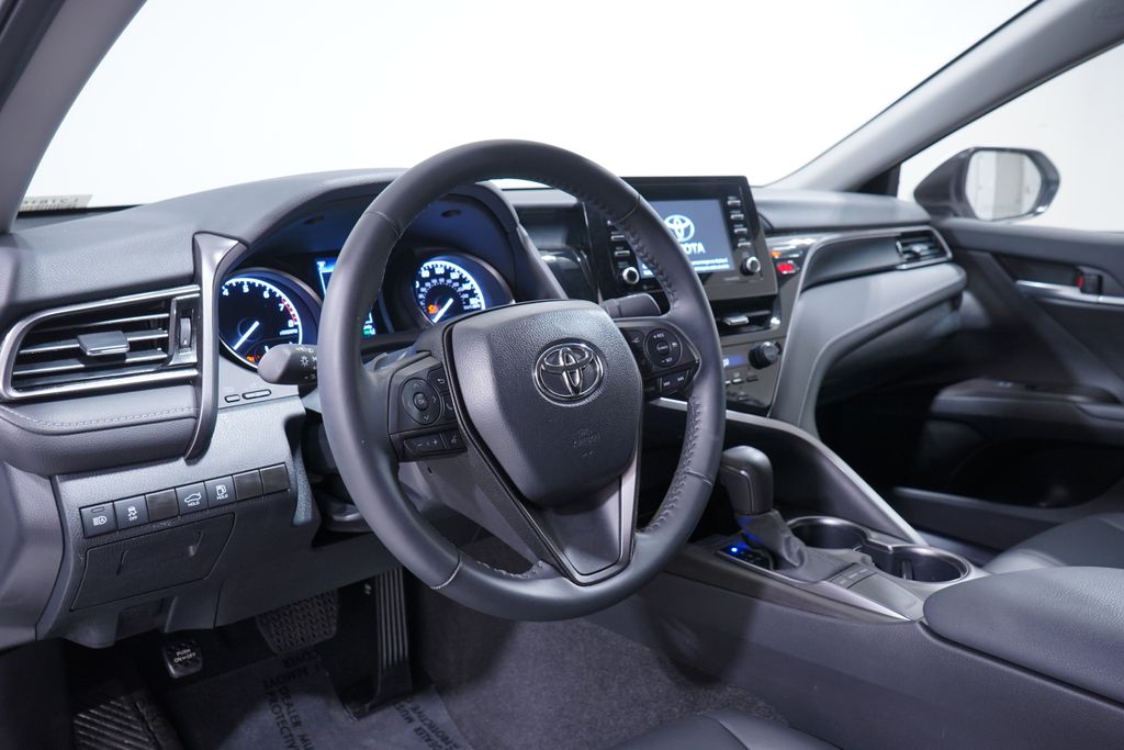 2024 Toyota Camry SE 6