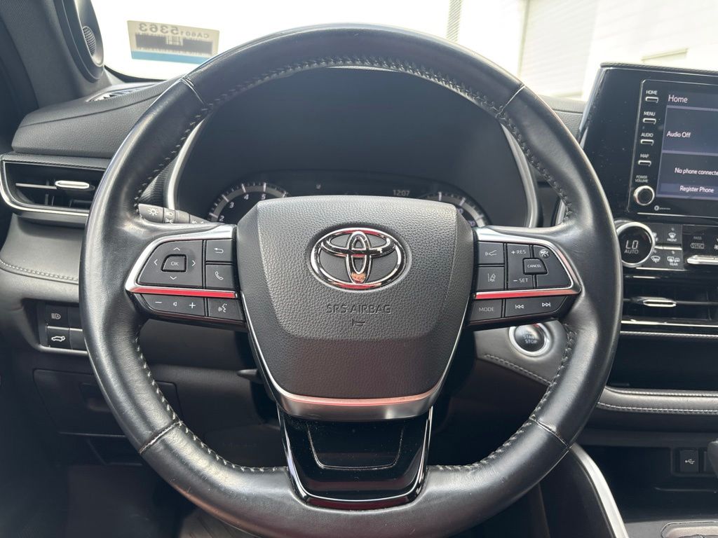 Used 2021 Toyota Highlander SUV