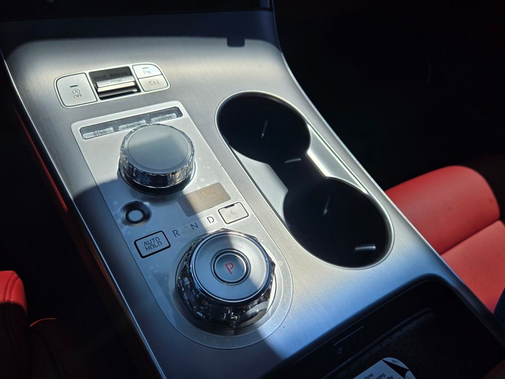 2027 Genesis Gv70