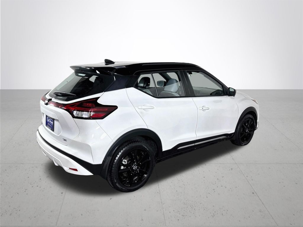 2023 Nissan Kicks SR