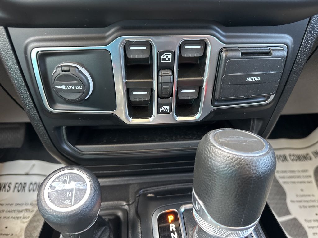 2023 Black Clearcoat Jeep Gladiator Sport 4X4 Truck