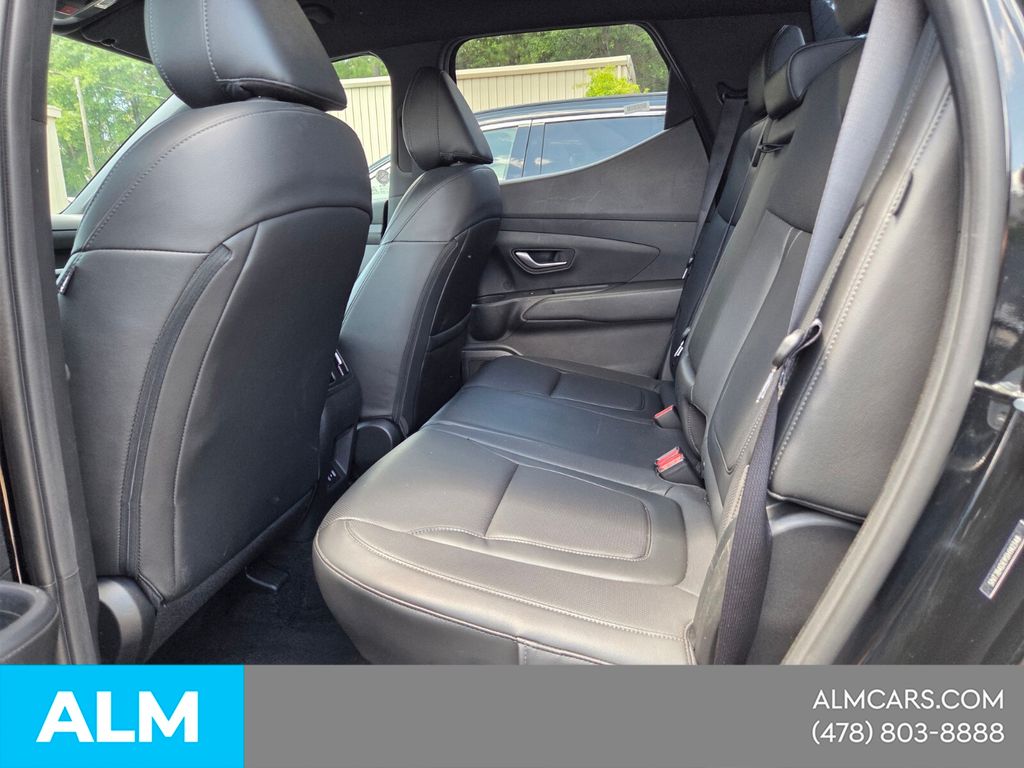 Used 2025 Black Hyundai SEL image 5
