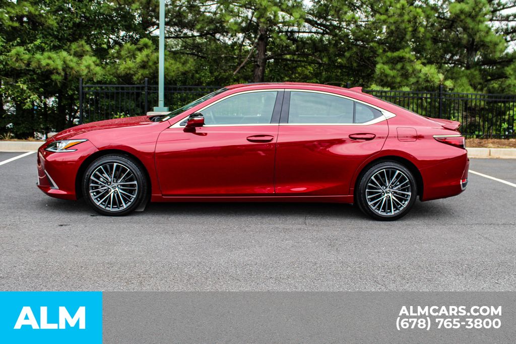 Used 2025 Red Lexus 300h image 7