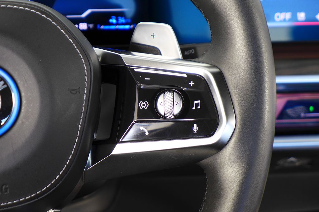 Thumbnail: 2024 BMW 7 Series - 27