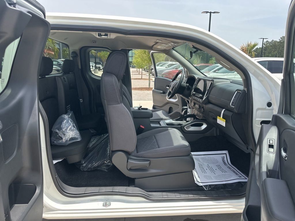 2025 Glacier White Nissan Frontier SV RWD Truck
