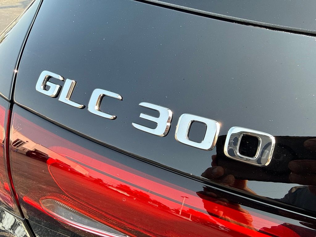 Thumbnail: 2026 Mercedes-Benz GLC - 9