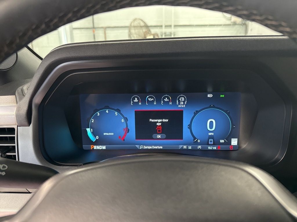 New 2025 White Ford Lariat image 13