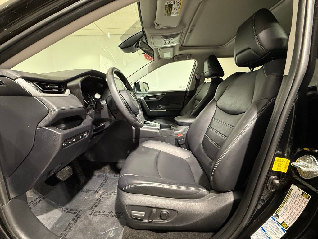 Thumbnail: 2019 Toyota RAV4 - 13