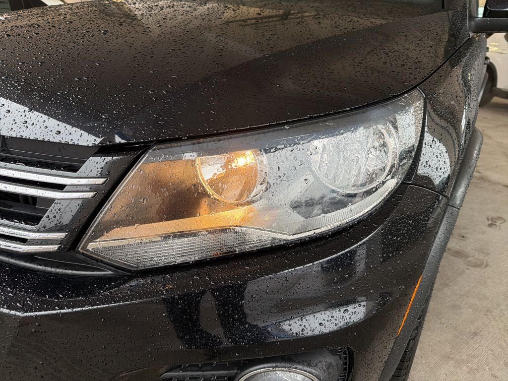 Thumbnail: 2016 Volkswagen Tiguan - 9