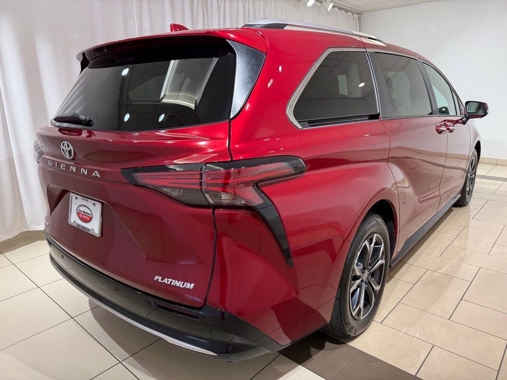 Thumbnail: 2026 Toyota Sienna - 5