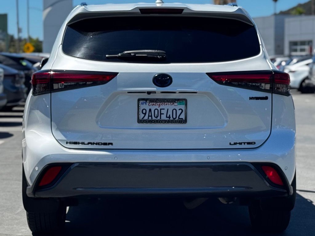 Used 2022 Toyota Highlander Hybrid SUV
