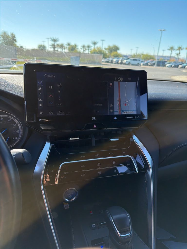 Thumbnail: 2021 Toyota Venza - 9