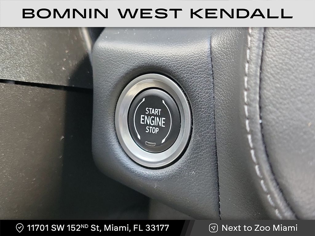 2021 Chevrolet Suburban LT photo