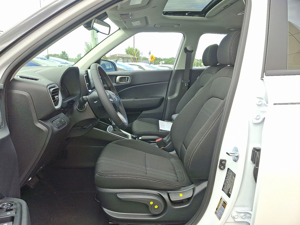 Thumbnail: 2025 Hyundai Venue - 6