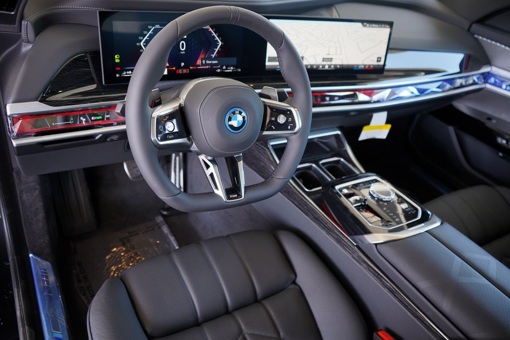 Thumbnail: 2025 BMW 7 Series - 14
