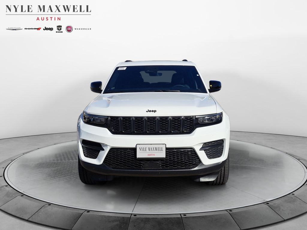 New Car 2025 Jeep Grand Cherokee  Laredo For Sale Under $40,000 In Austin, Texas