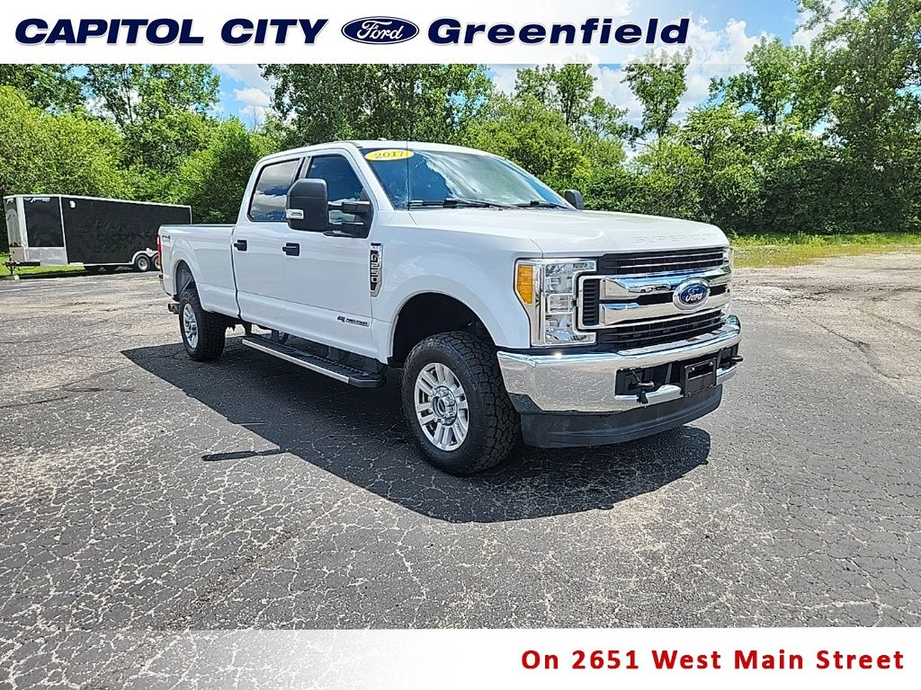 Oxford White 2017 Ford F-250 Super Duty Pickup Truck Four-Wheel Drive 6-Speed Automatic