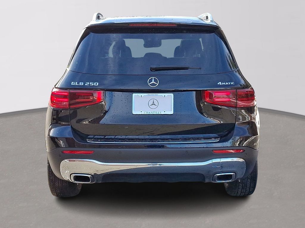 2025 Mercedes-Benz GLC 350 5