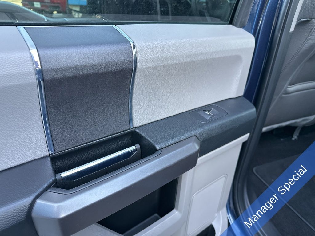 2019 Ford F-150 XLT photo