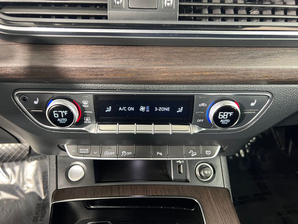 Thumbnail: 2023 Audi Q5 - 22