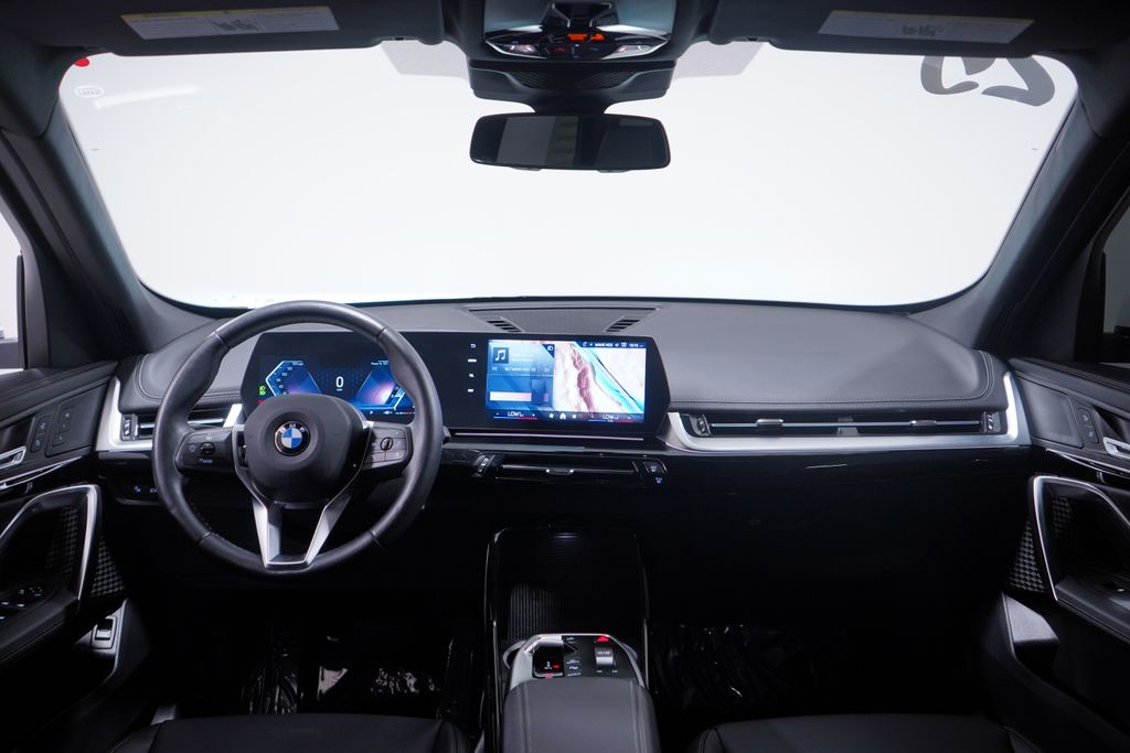 Thumbnail: 2025 BMW X1 - 10