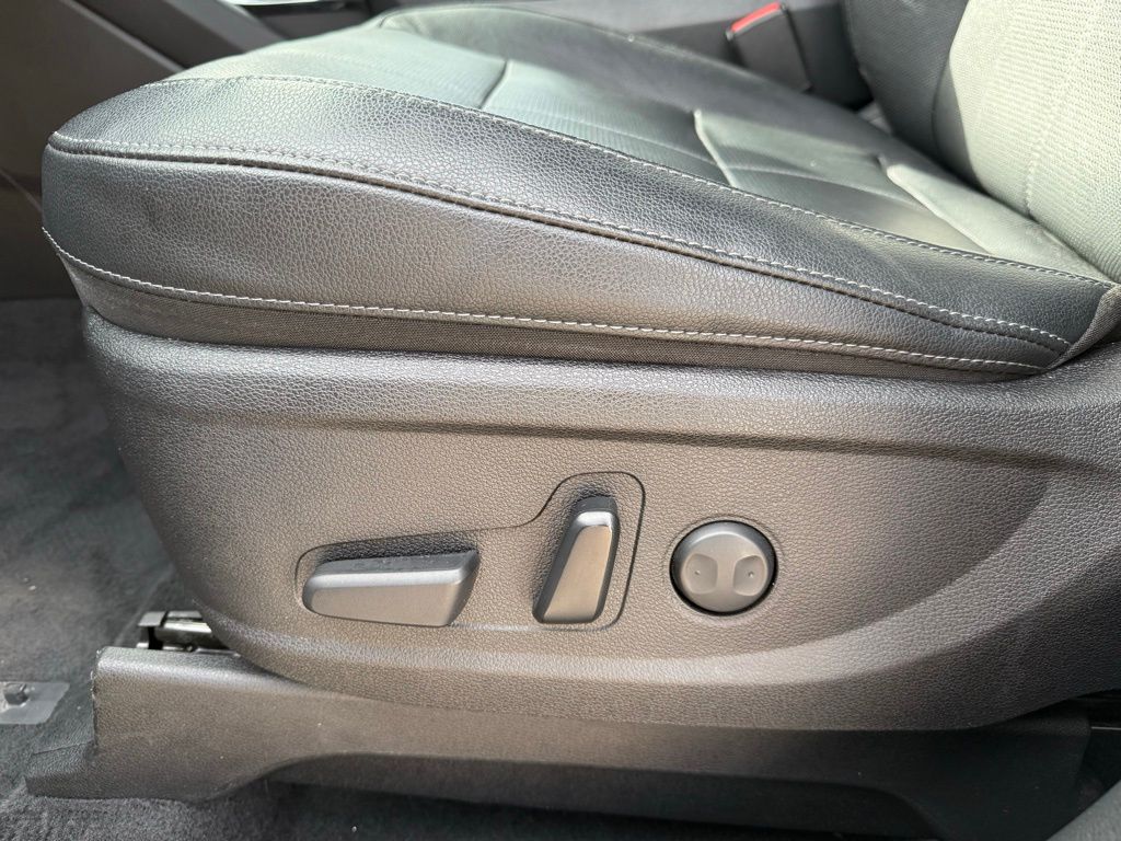 Thumbnail: 2022 Kia Telluride - 14