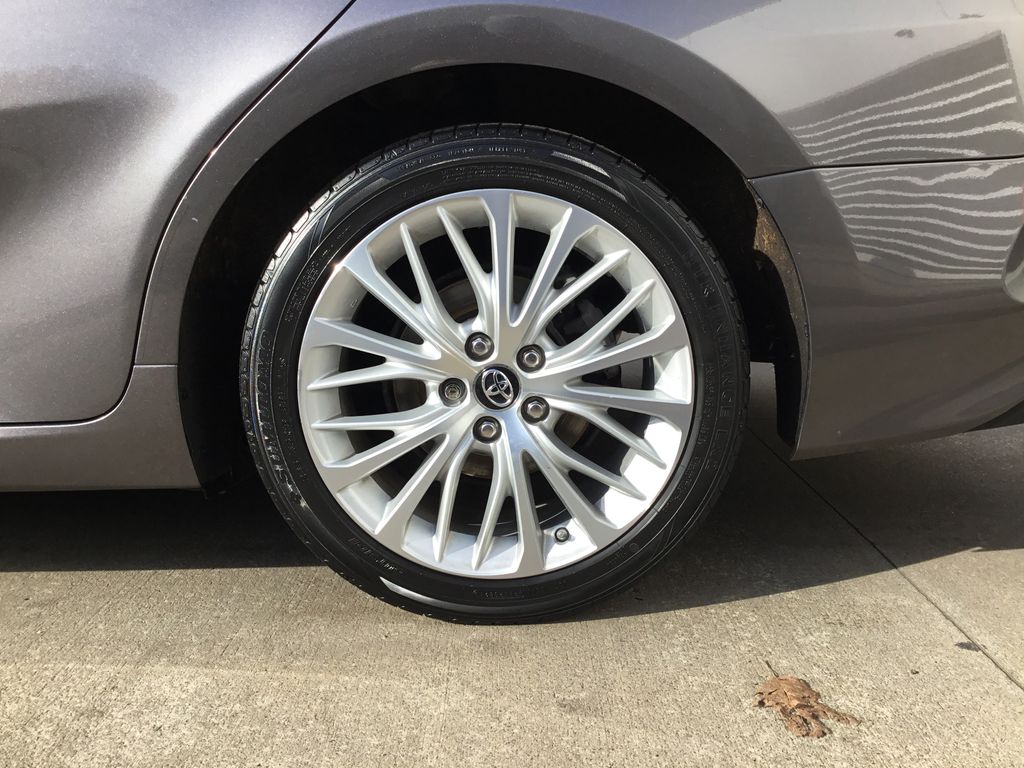 Thumbnail: 2019 Toyota Camry - 10