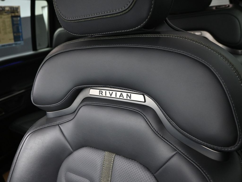 2024 Rivian R1S Adventure