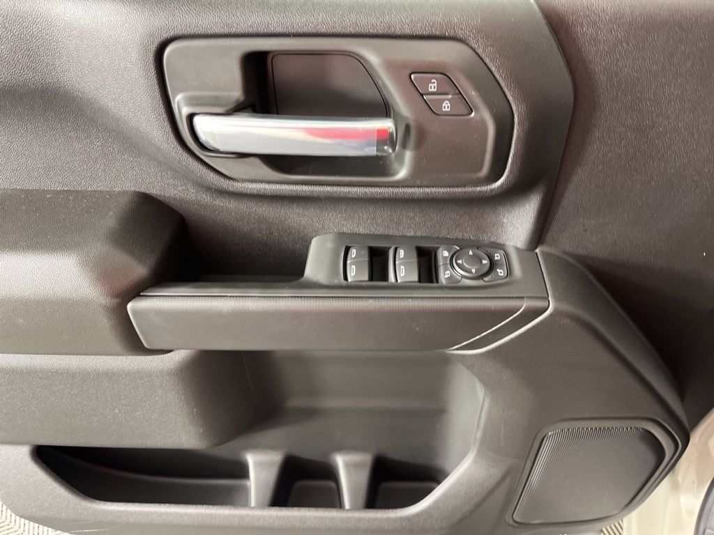 Thumbnail: 2026 Chevrolet Silverado 2500 - 29