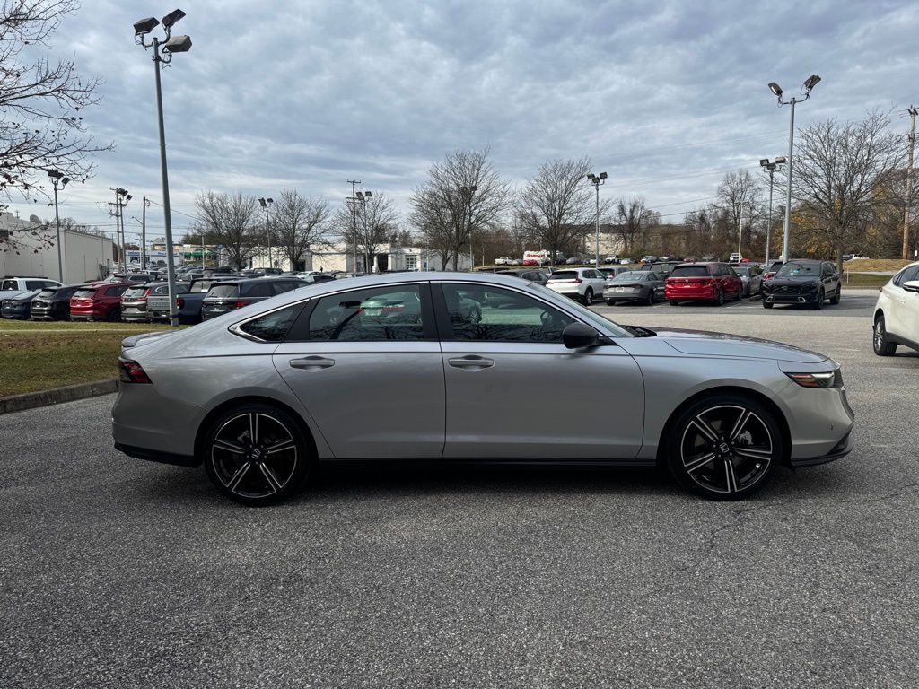 2025 Honda Accord Hybrid Sport photo 2