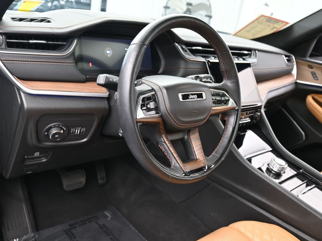 Used 2022 Bright White Clearcoat Jeep Summit image 14