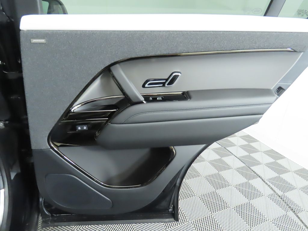 Thumbnail: 2025 Land Rover Range Rover Sport - 28