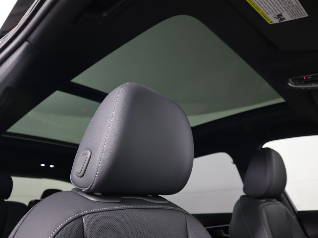 Thumbnail: 2026 Audi Q7 - 20