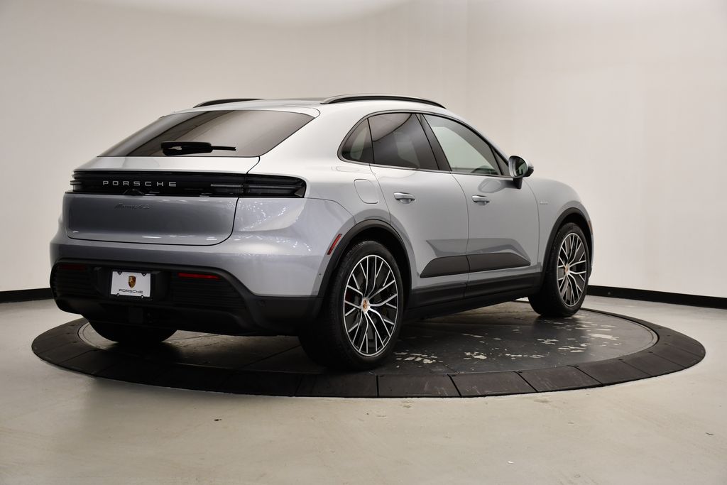 Thumbnail: 2025 Porsche Macan - 7