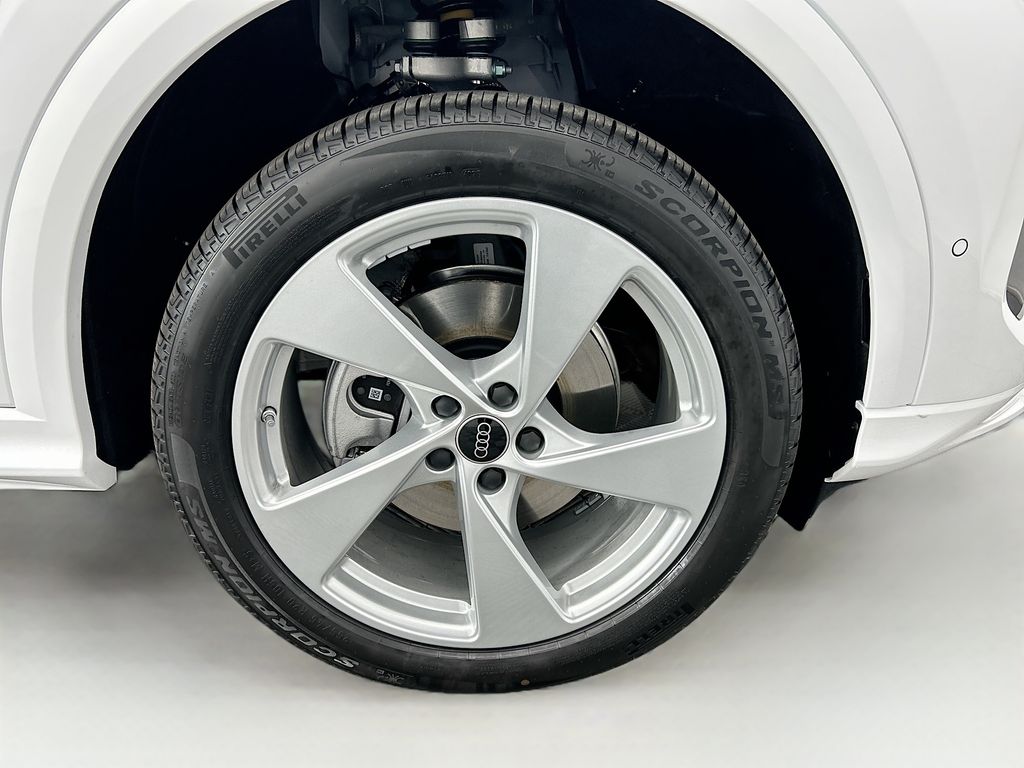 Thumbnail: 2025 Audi Q5 - 32