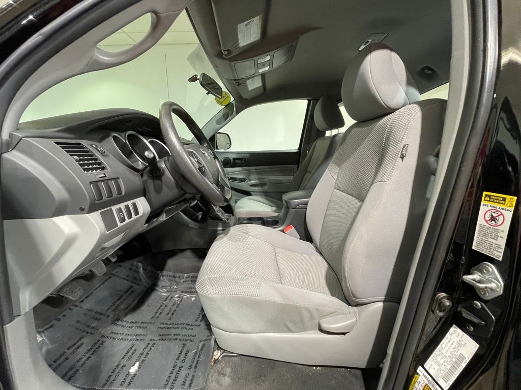 2015 Toyota Tacoma Base 12