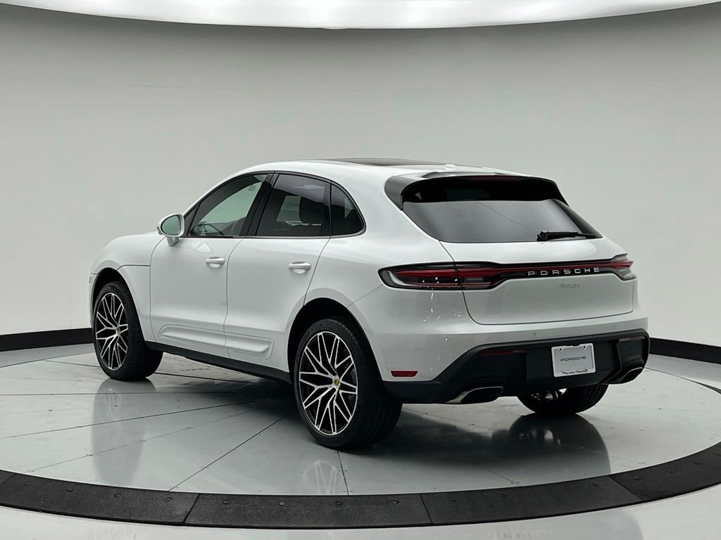 Thumbnail: 2026 Porsche Macan - 3