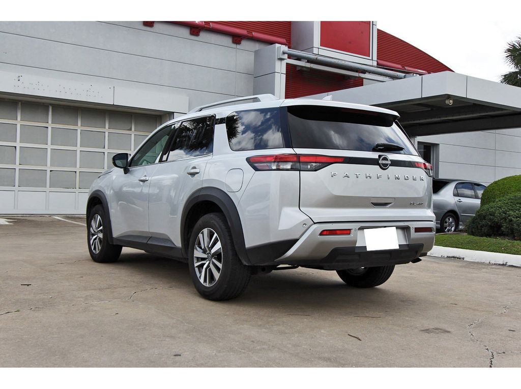 2025 Nissan Pathfinder SL - 2
