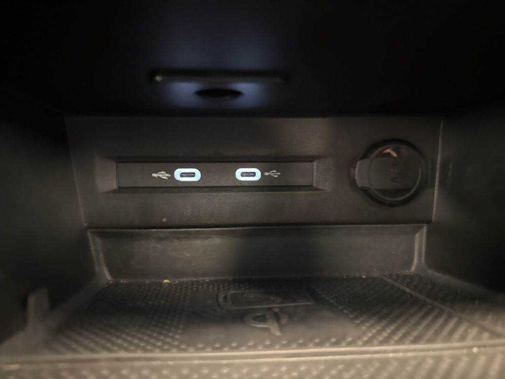 2024 Volkswagen Taos SE photo 18