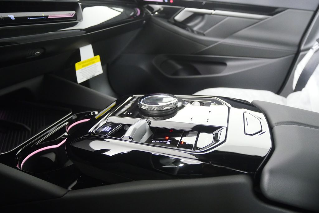 Thumbnail: 2026 BMW 5 Series - 23