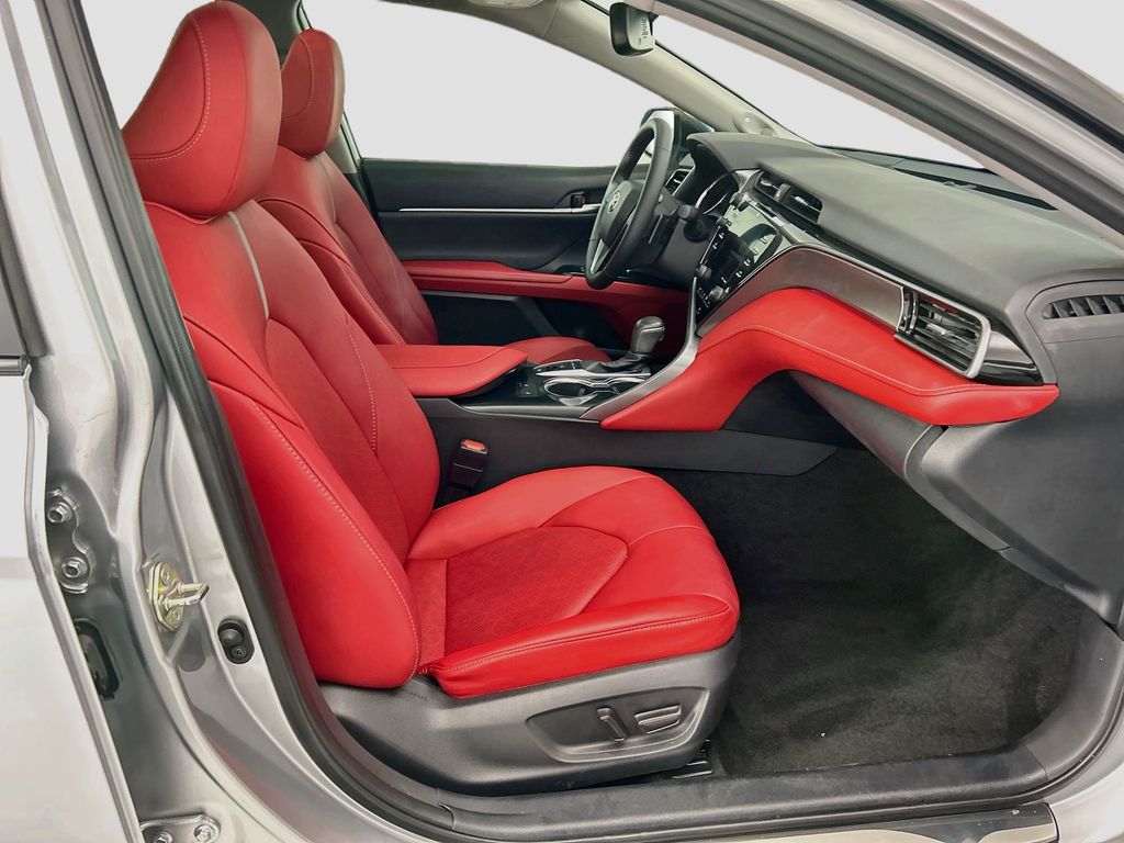 Thumbnail: 2020 Toyota Camry - 18