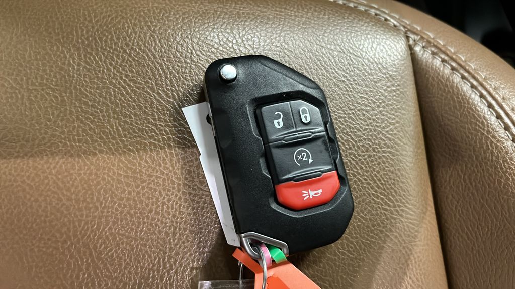Used 2022 Bright White Clearcoat Jeep Overland image 20
