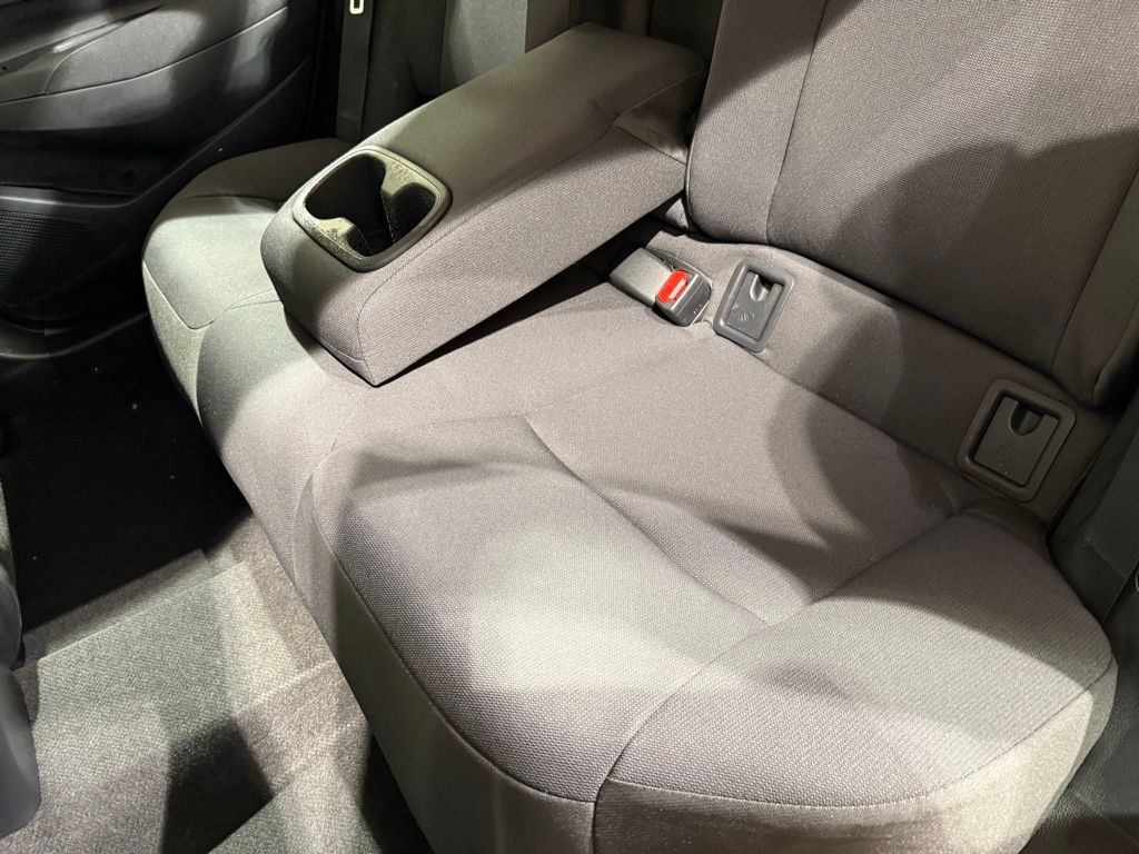 Thumbnail: 2025 Toyota Corolla - 18