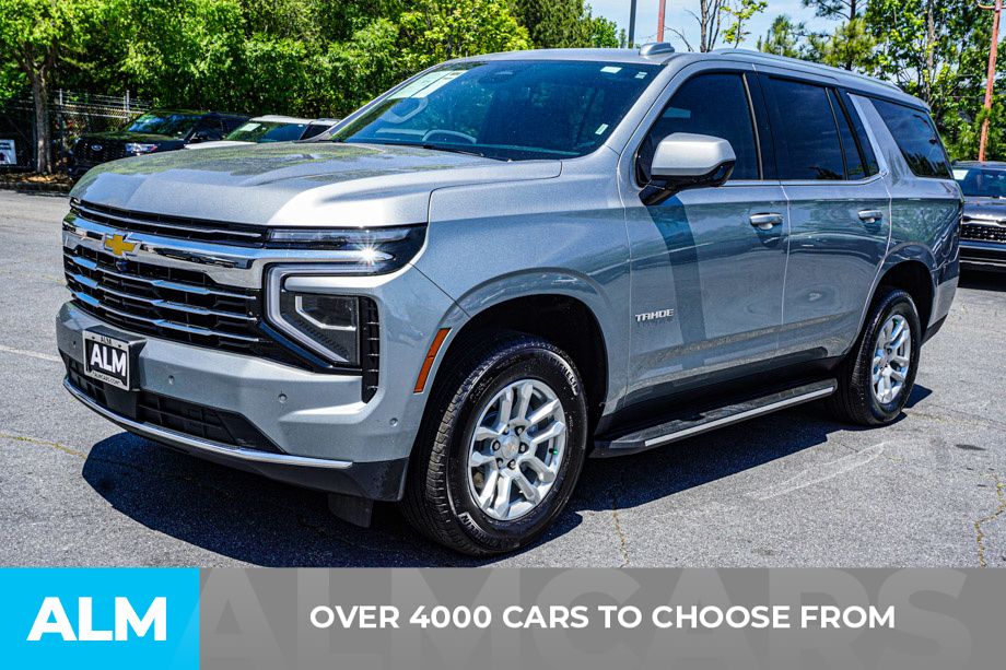 Used 2025 Gray Chevrolet LT image 3