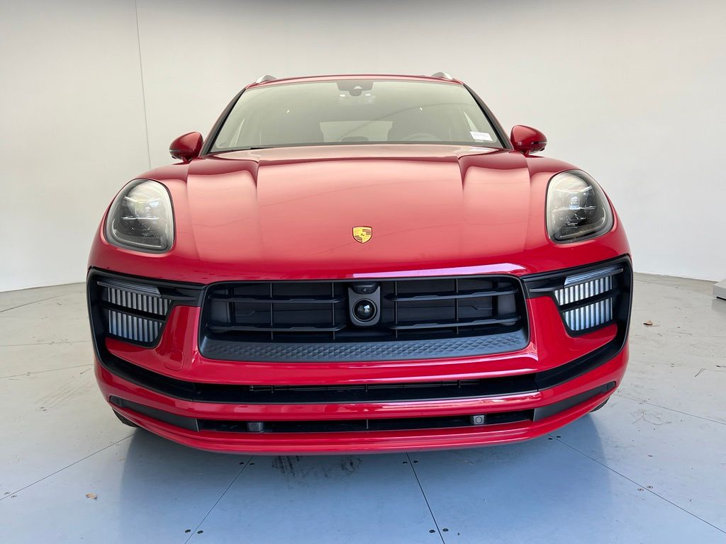 Thumbnail: 2026 Porsche Macan - 25