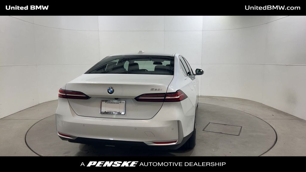 2026 BMW 5 Series 530i 8