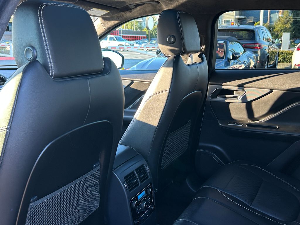 Thumbnail: 2019 Jaguar F-Pace - 30